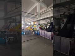 Filmagem no local do processo de produção da própria fábrica de tecidos da Jiarui Textile Company